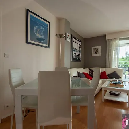 Agreable T3 Avec Terrasse Et Parking A La Rochelle - Fr-1-825-12 Holiday home *