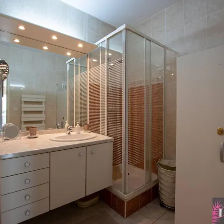Agreable T3 Avec Terrasse Et Parking A - Fr-1-825-12 Ferienhaus La Rochelle (Charente-Maritime)