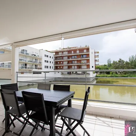 Agreable T3 Avec Terrasse Et Parking A La Rochelle - Fr-1-825-12